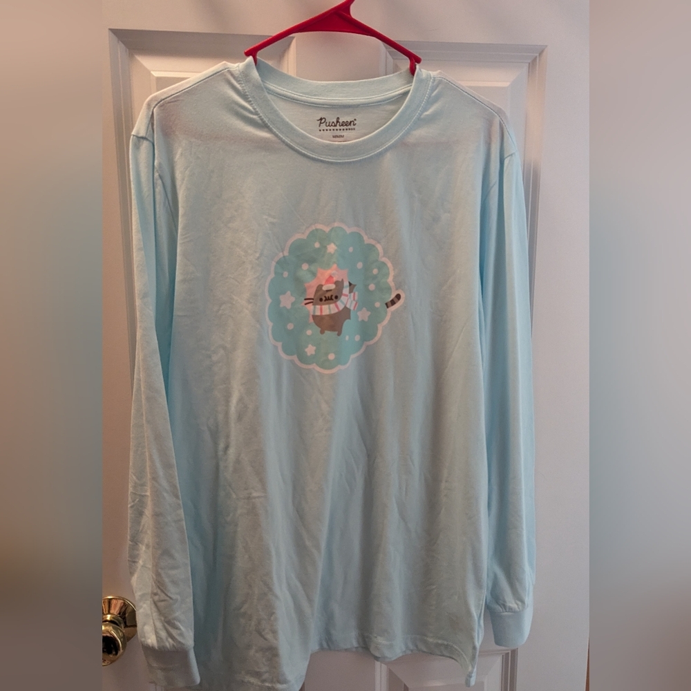 Pusheen long sleeve T shirt Christmas Size M